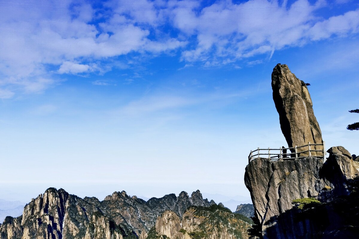 Flying-over-Rock-Huangshan